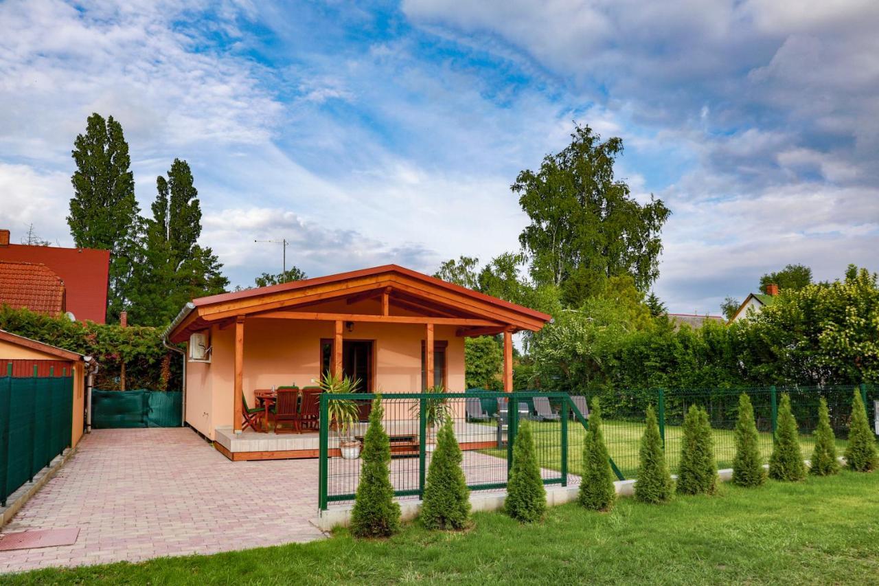 Hullam Nyaralo Apartment Balatonmariafurdo Exterior photo