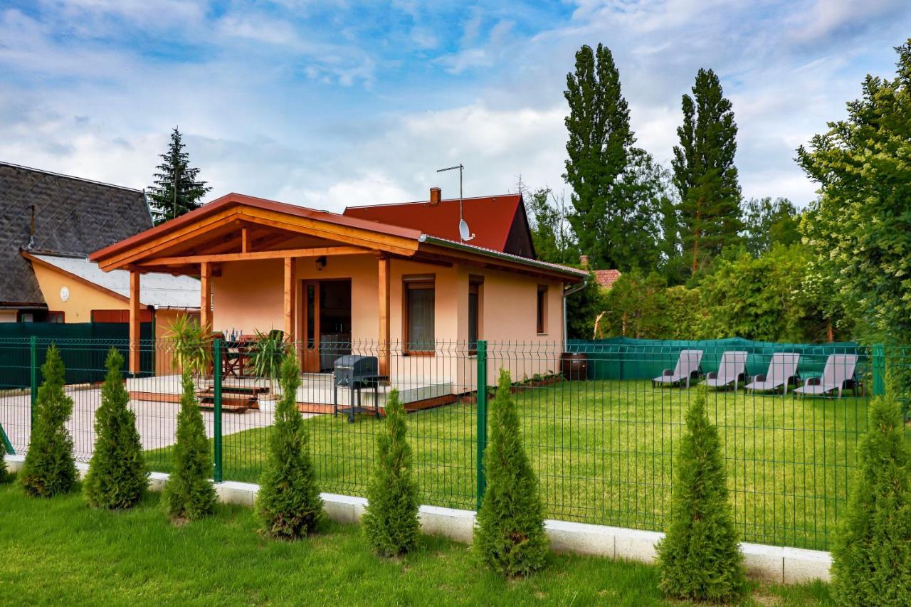 Hullam Nyaralo Apartment Balatonmariafurdo Exterior photo